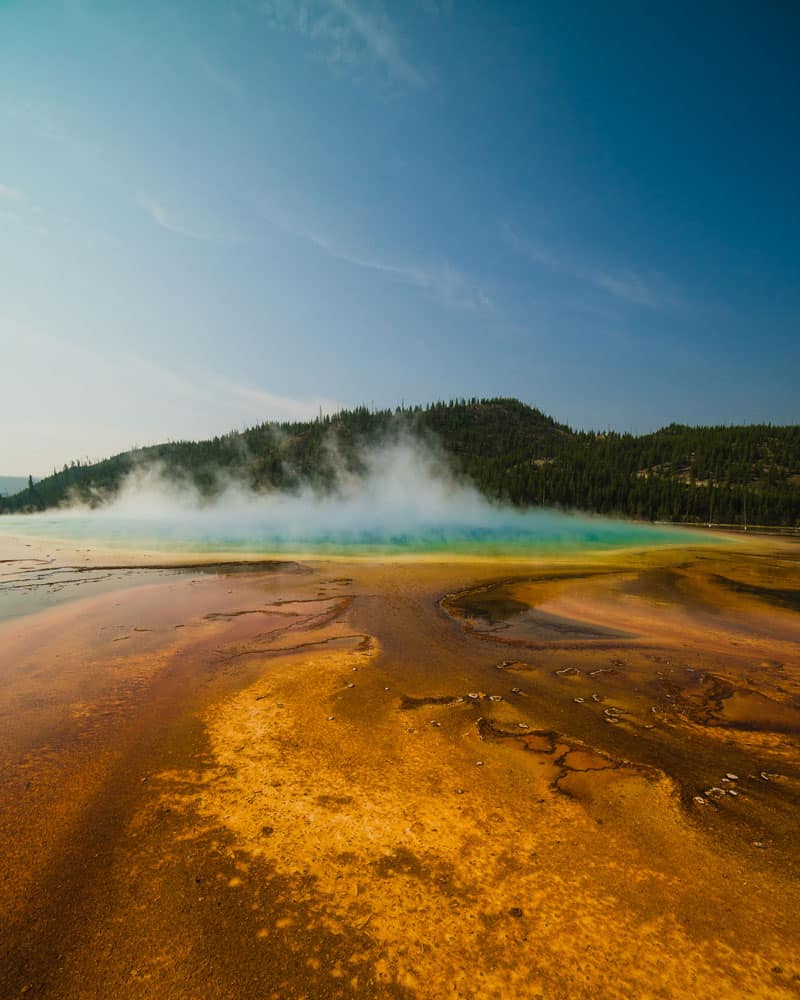 5 Places You Don't Want to Miss in Yellowstone National Park - LivingoutLau