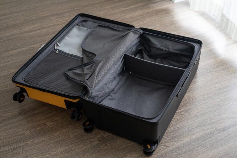 Level8 Voyageur Luggage Review: Is It Worth It? - LivingOutLau