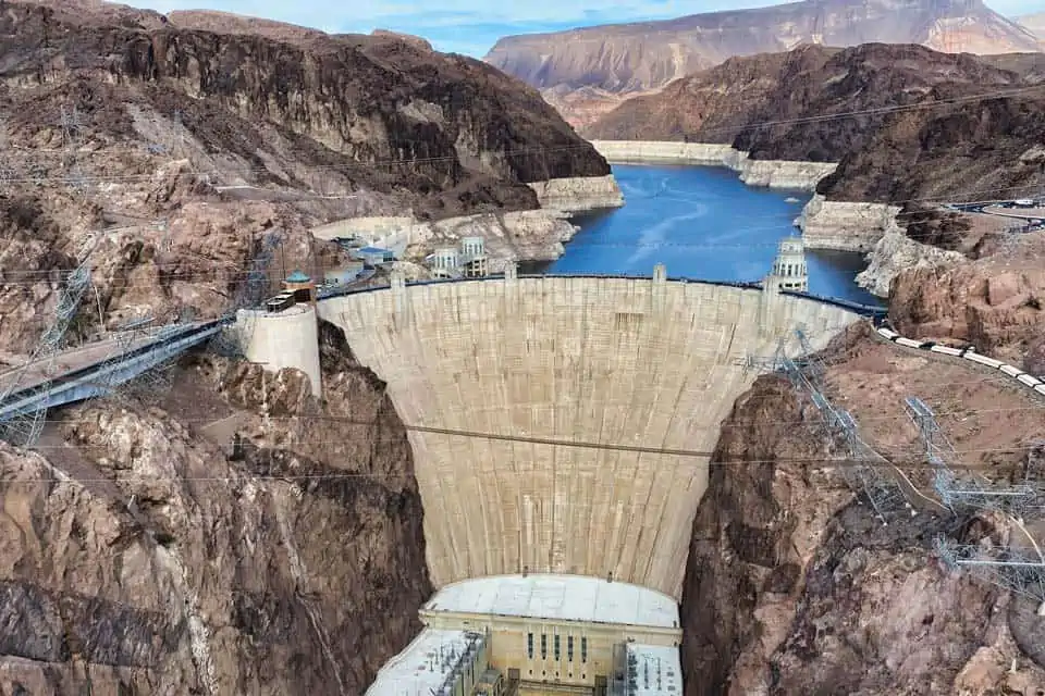 Hoover-Dam-Arizona-Famous-Landmark