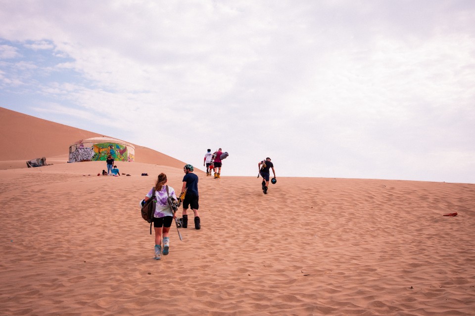 Huacachina sandboarding tour