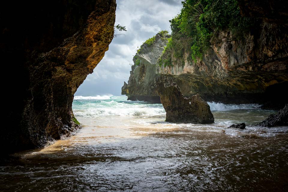 Uluwatu-Beach-Attraction