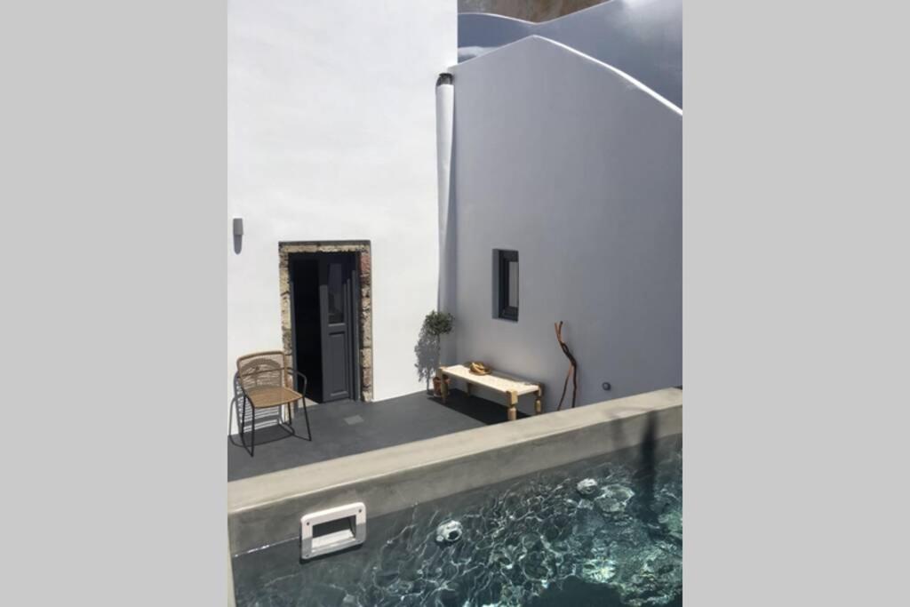 Santorini Folia Cave House with pool, Pyrgos Santorini